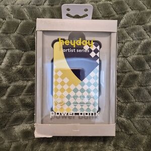 Heyday Artist Series Power Bank - Yellow and Blue Checkered Pattern